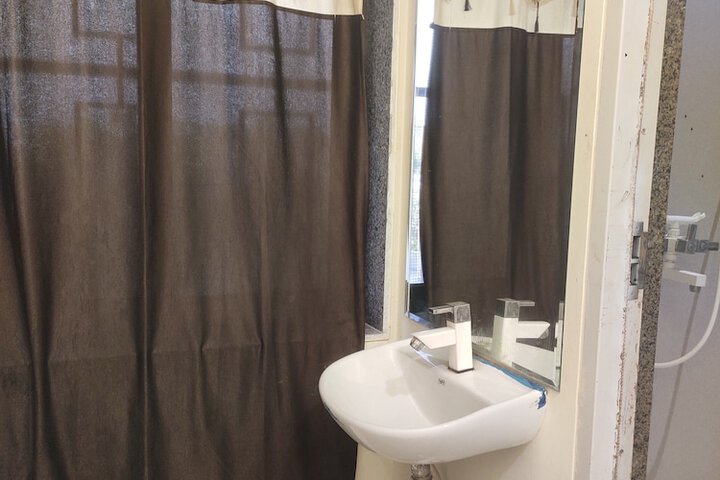 Room 7 of 10