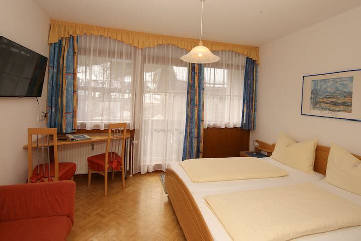 Room 15 of 64