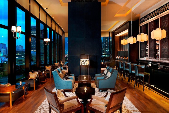 Lounge 182 of 234