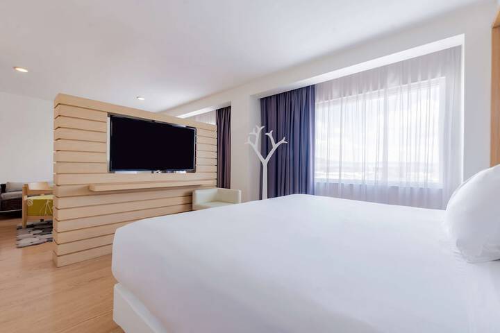Room 6 of 29