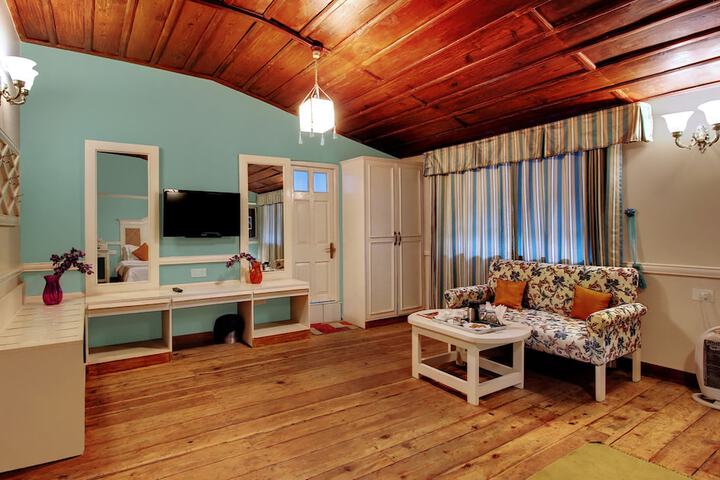 Room 5 of 15