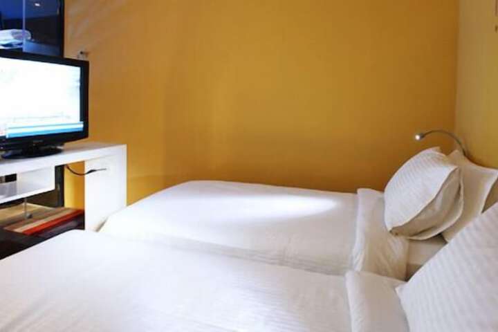 Room 16 of 51