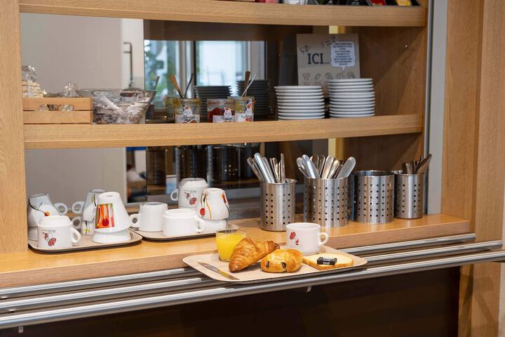 Breakfast buffet