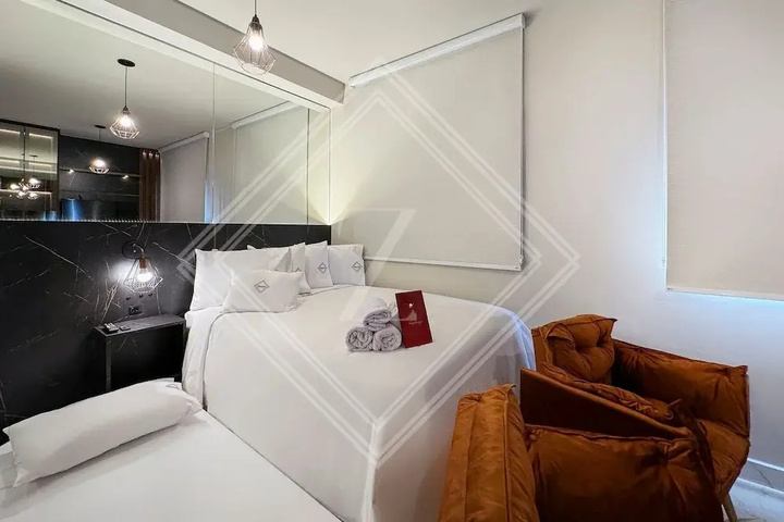 Room 3 of 9