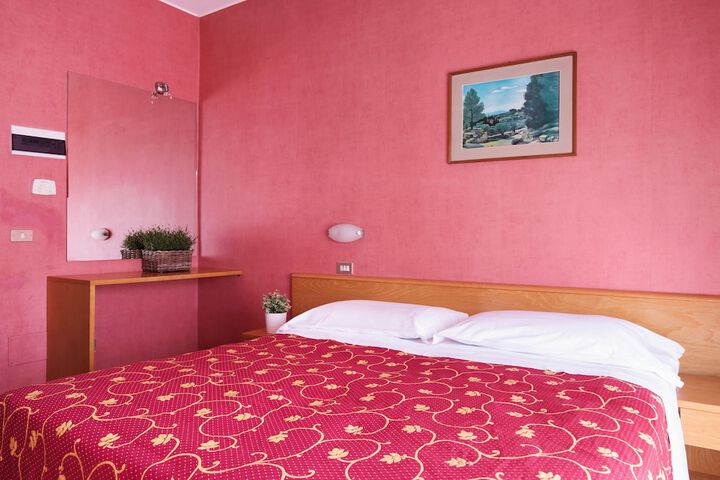 Room 7 of 39