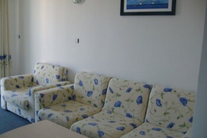Room 10 of 27
