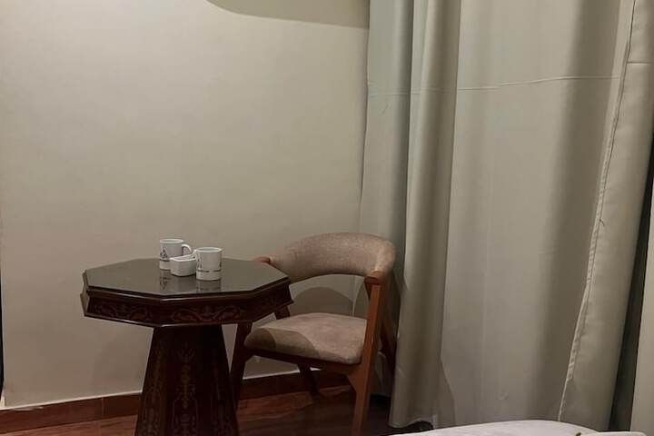 Room 3 of 43