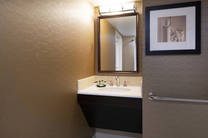 Room 35 of 41