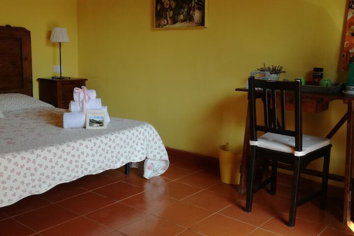 Room 6 of 38