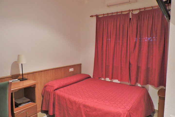 Room 28 of 48