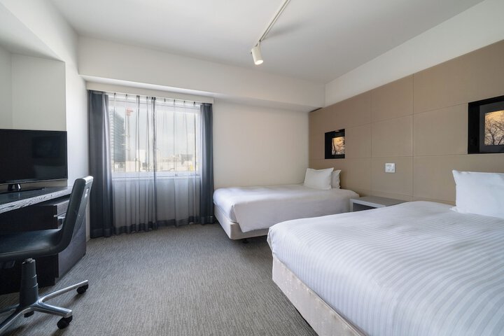 Room 11 of 22
