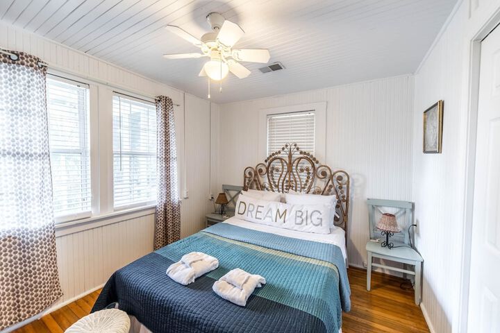 Room 2 of 26
