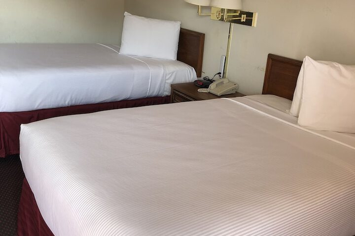 2 Double Beds (5 of 12)