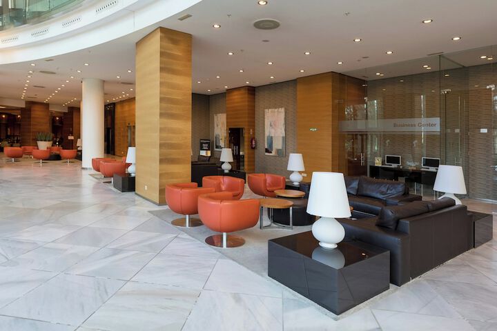 Entrance & Lobby