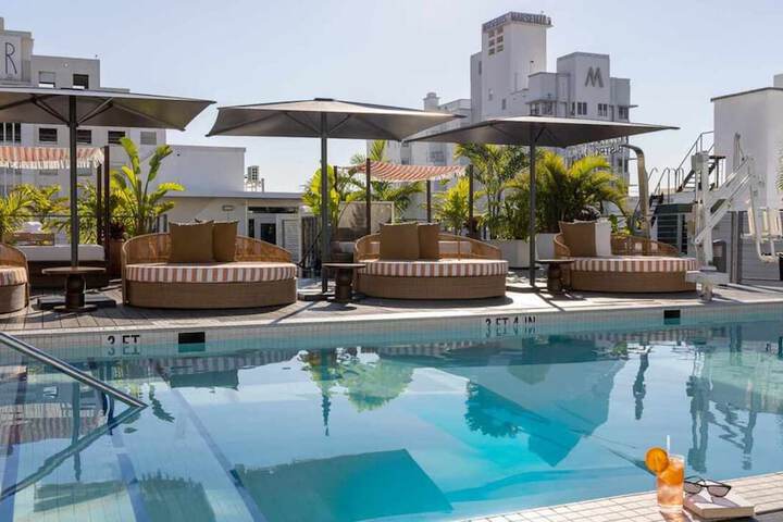Rooftop pool