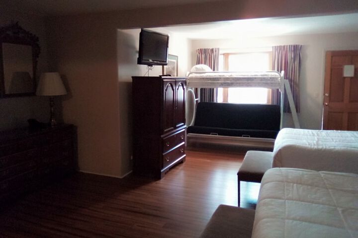 Room 10 of 89