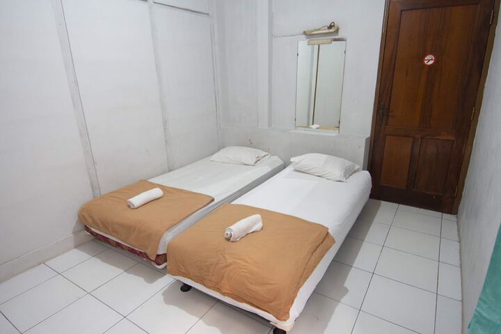 Room 17 of 26