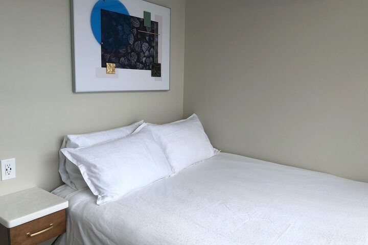 Room 20 of 102