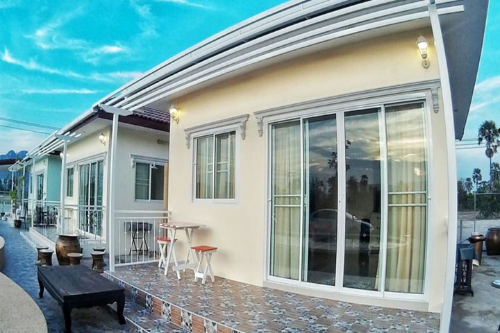 Terrace/Patio 5 of 14