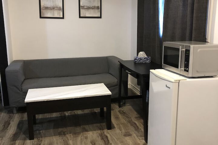 Room 35 of 73