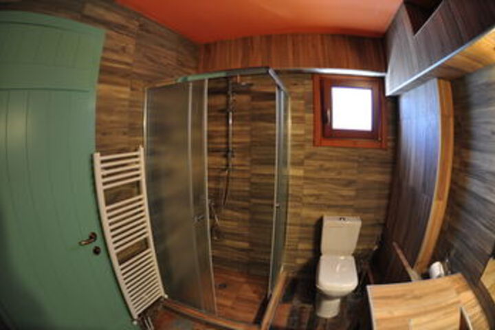 Room 3 of 94
