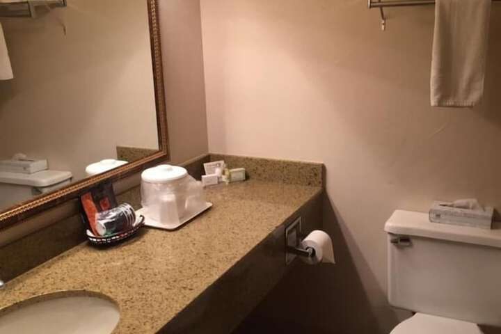 Room 16 of 38