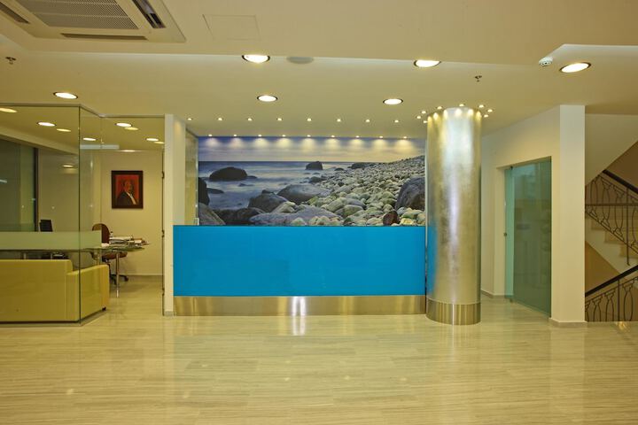 Check-in/check-out kiosk