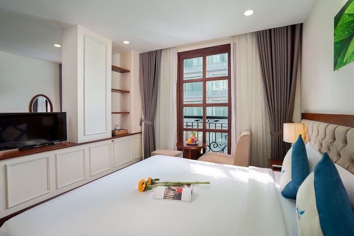 Room 52 of 189