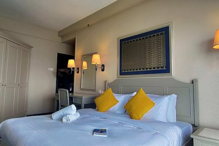 Room 188 of 650