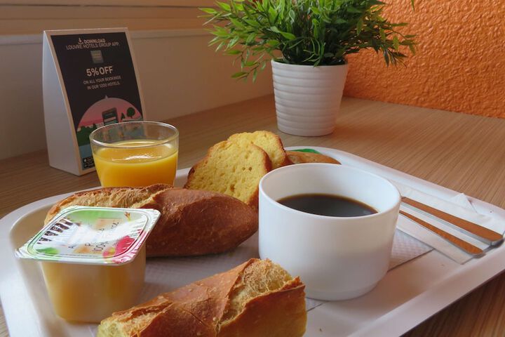 Breakfast/Coffee Service 30 of 48