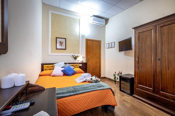 Room 16 of 68