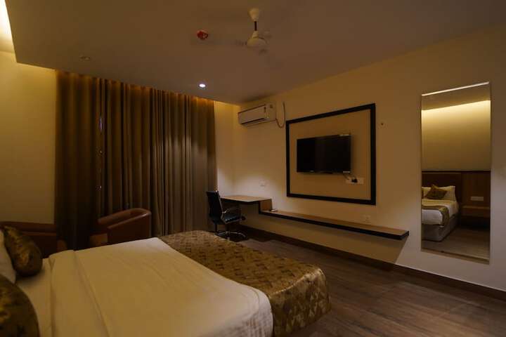 Room 26 of 49