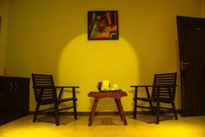 Room 8 of 9