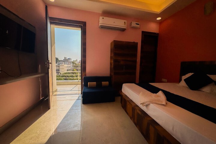 Room 16 of 46