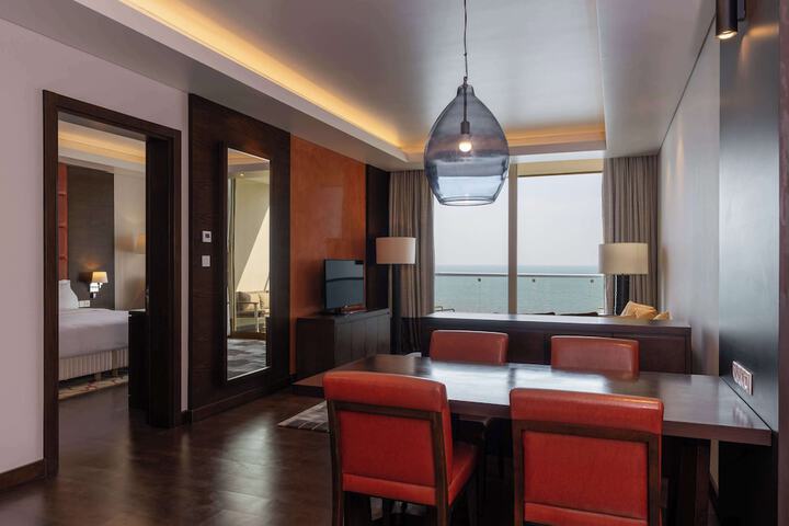 Room 31 of 200