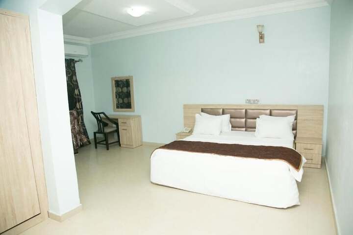 Room 14 of 35