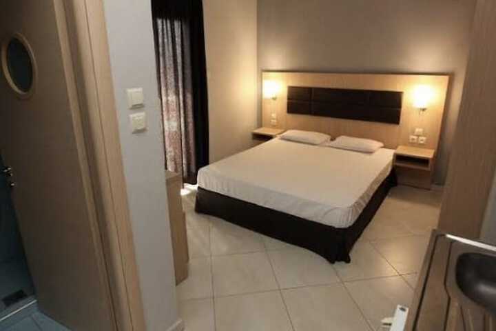 Room 5 of 48