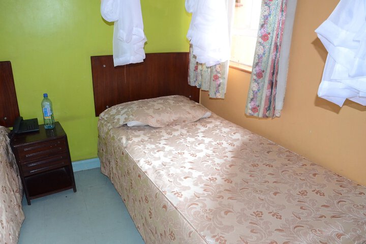 Room 9 of 50