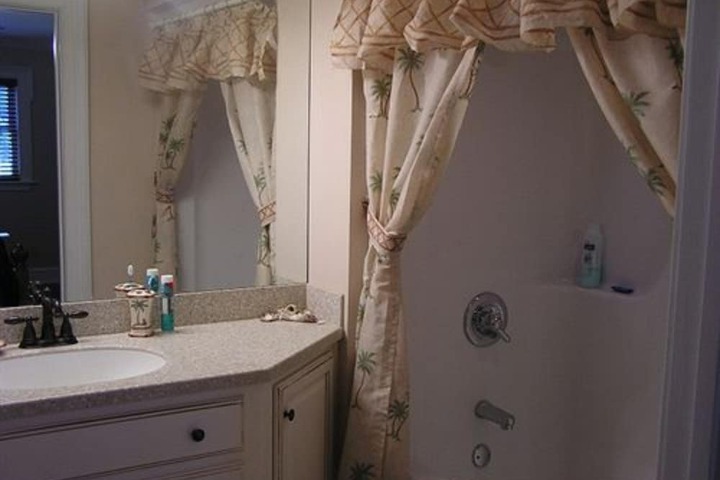 Room 5 of 28