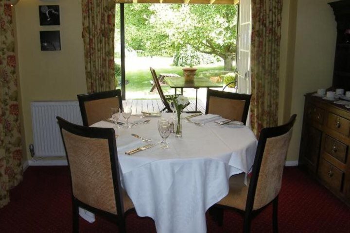 THE TUMBLING WEIR HOTEL & RESTAURANT