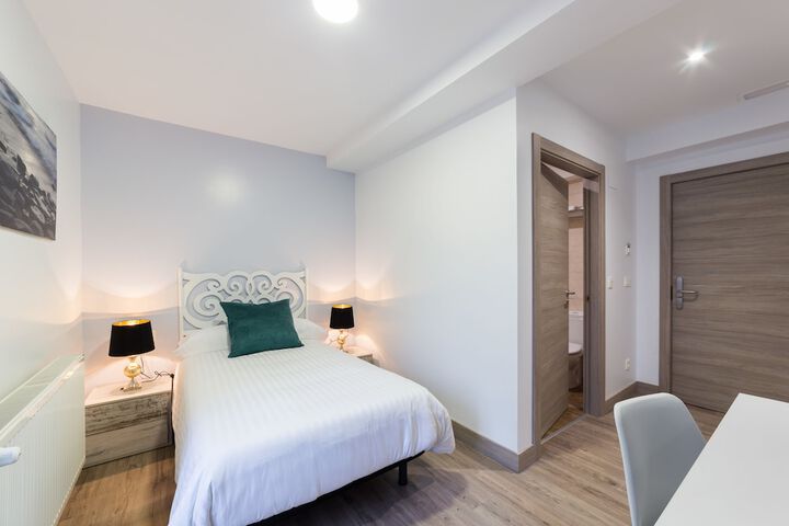 Room 10 of 50
