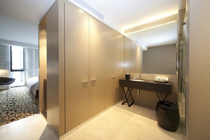 Room 6 of 39