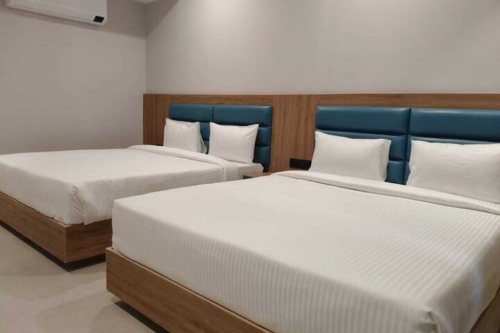 Room 4 of 14