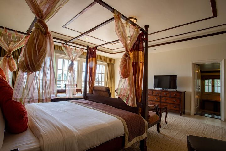Room 10 of 25