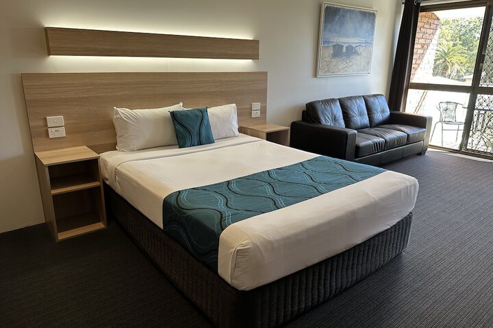 Room 14 of 170