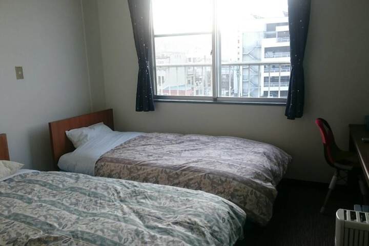 Room 9 of 34