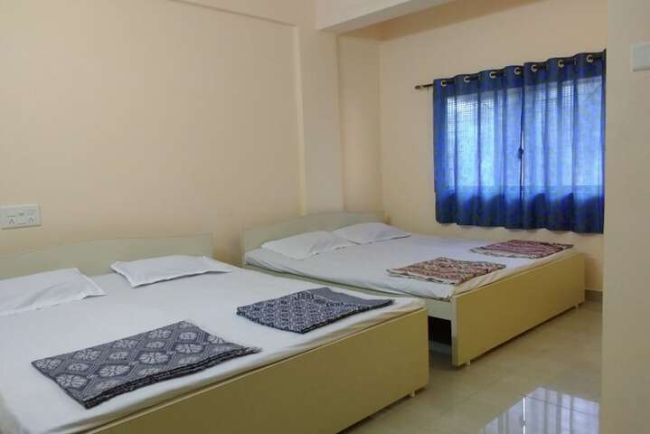 Room 9 of 14