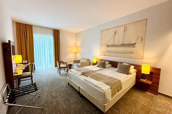 Room 4 of 53
