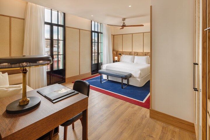 Room 18 of 79