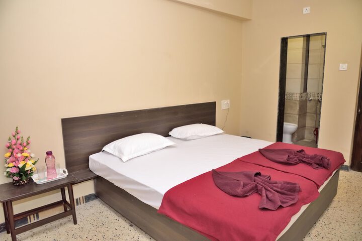 Room 6 of 18